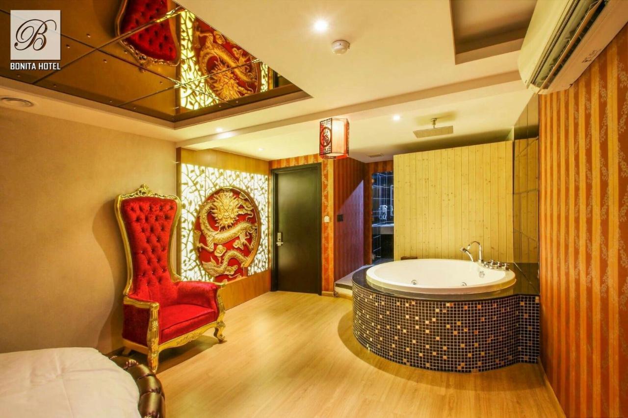 Hotel Bonita THT Thành Pho Ho Chí Minh Esterno foto